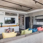 40 On L Modern Oasis With Stunning Views