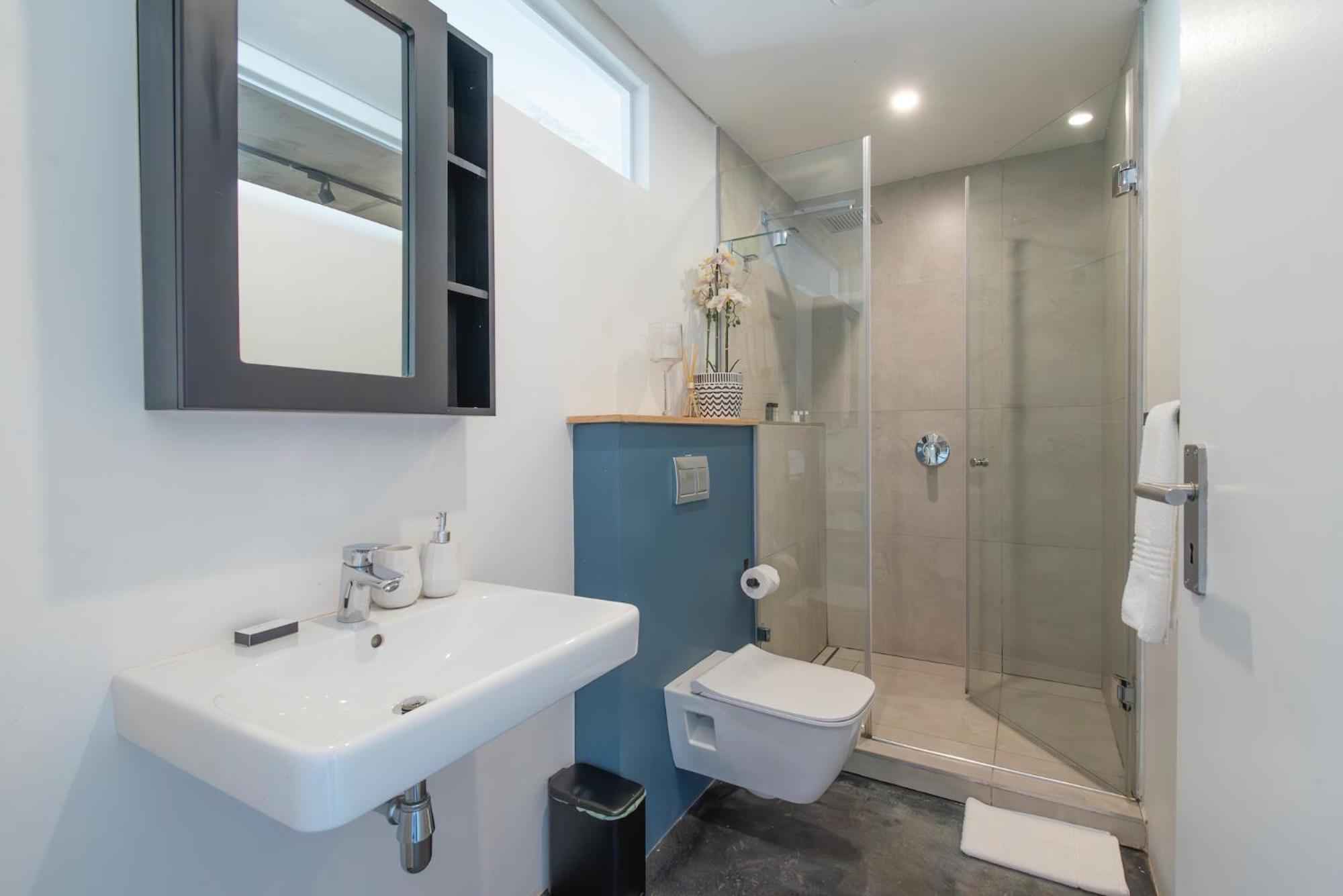 Apartment 40 On L Modern Oasis With Stunning Views Cape Town
