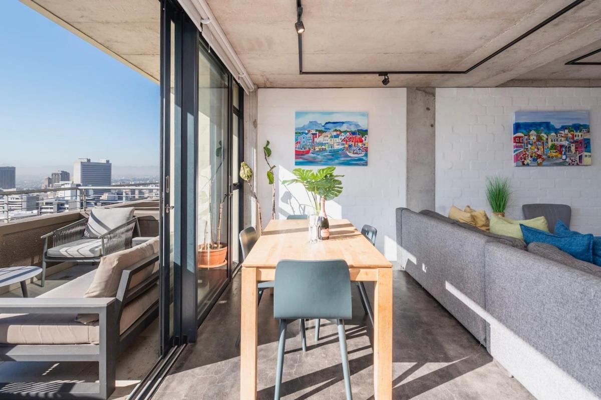 40 On L Modern Oasis With Stunning Views Apartment